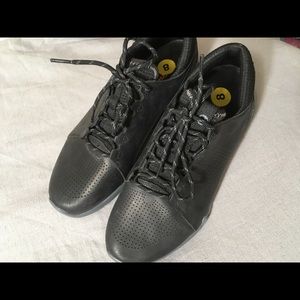 Merrell NWOT Men's Versent Kavari Leather Sneaker